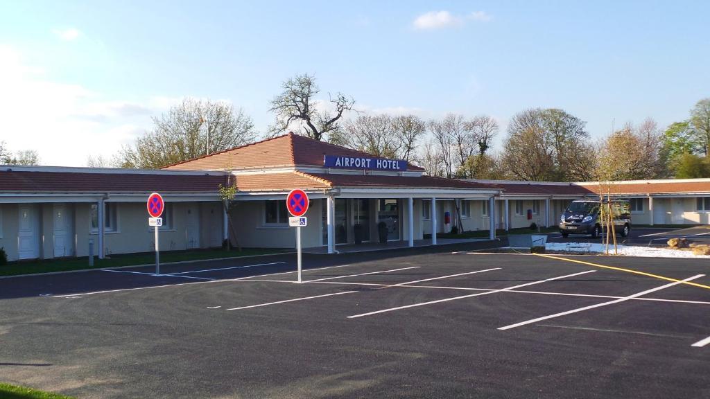 Airport-Hotel Mauregard Exterior photo